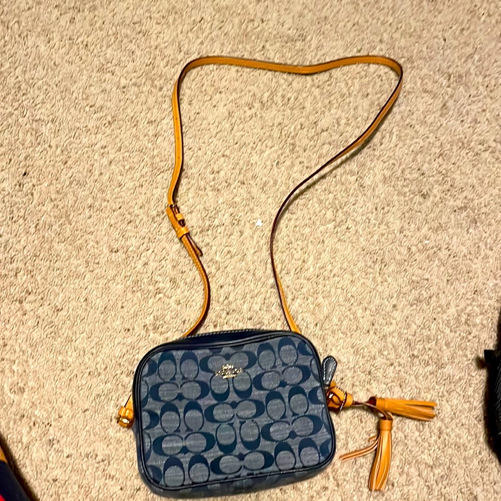 Coach purse used 1 time from smoke and pet free home.